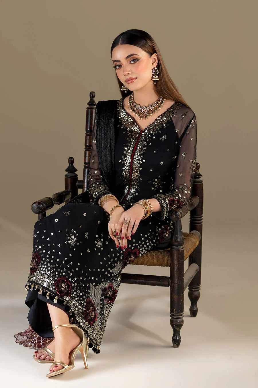Ready-to-Wear  | Gota Suit with 3D Flowers